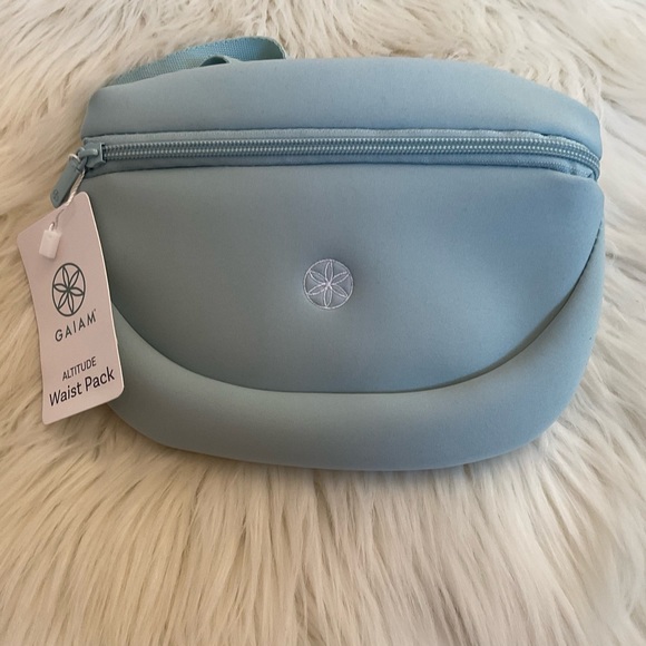 Gaiam Altitude Waist Pack / Belt Bag - NWT - Picture 3 of 10